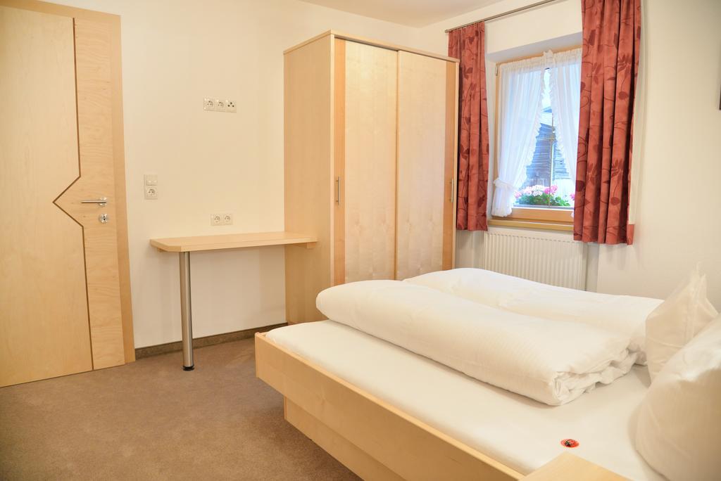 Haus Edring Apartment Tux Bilik gambar