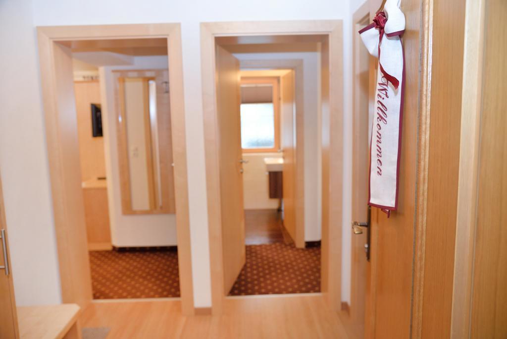 Haus Edring Apartment Tux Bilik gambar